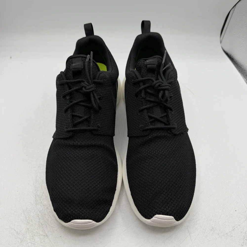 Nike Roshe One Running Shoes Mens Size 11 Black/White Sneakers 511881-010